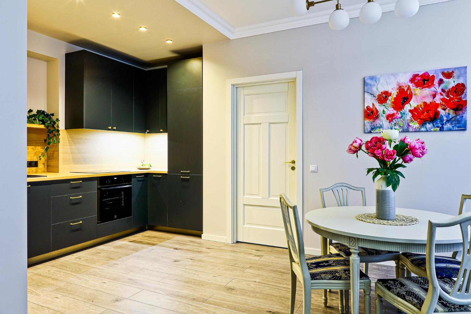 Superb Apartment In City Centre Riga Exterior photo