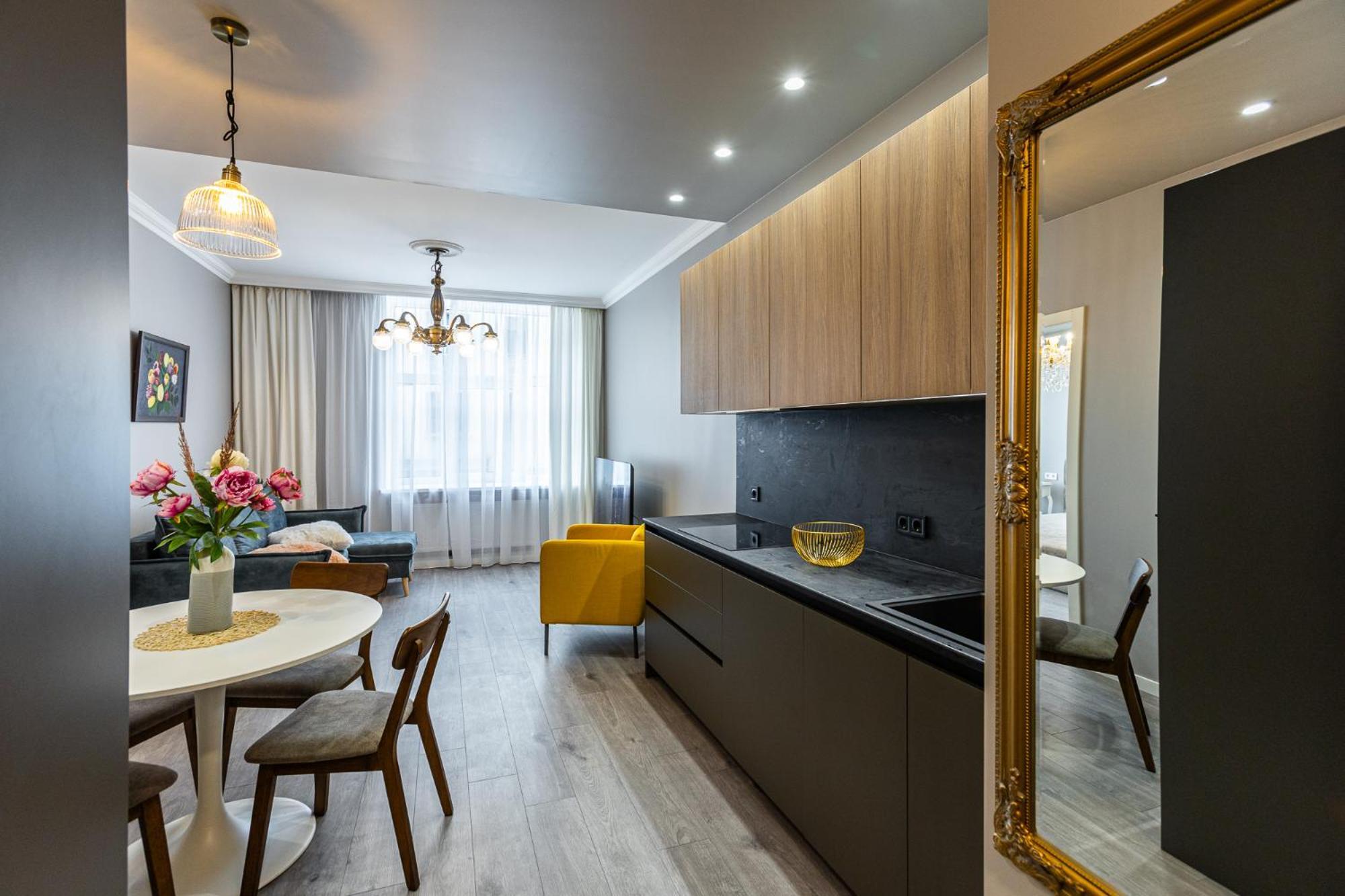 Superb Apartment In City Centre Riga Exterior photo